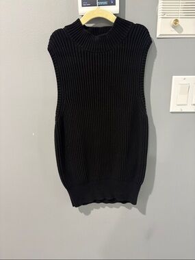 Forever 21 Black Sleeveless Ribbed Turtleneck Sweater Vest